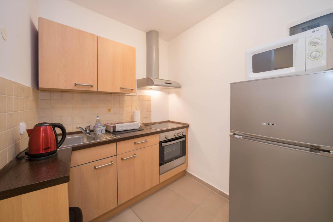 Ella Apartment *